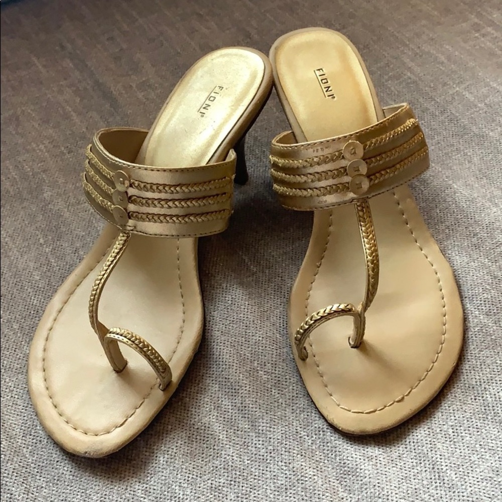 Fioni Shoes Gold (size 8)